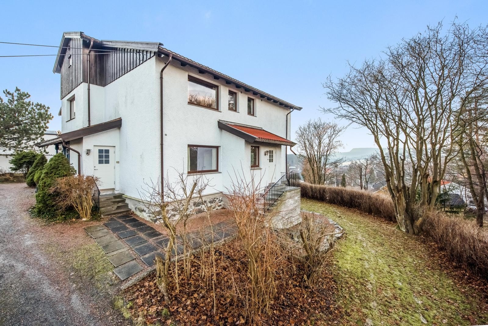 Fasade, egen inngang Galleribilde