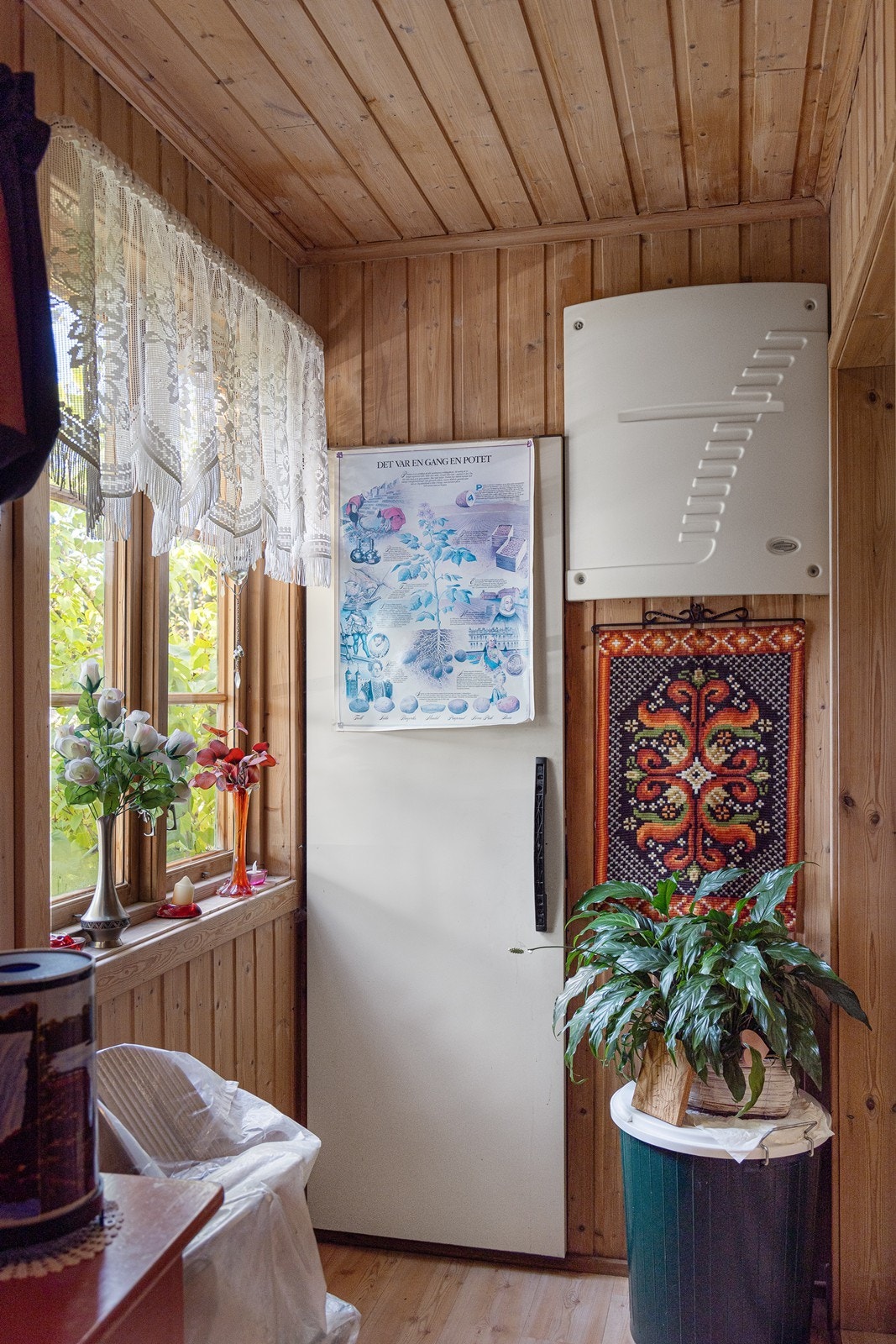 Tilknyttet vindfanget finner man et kjølerom og en trapp til loftet. Galleribilde