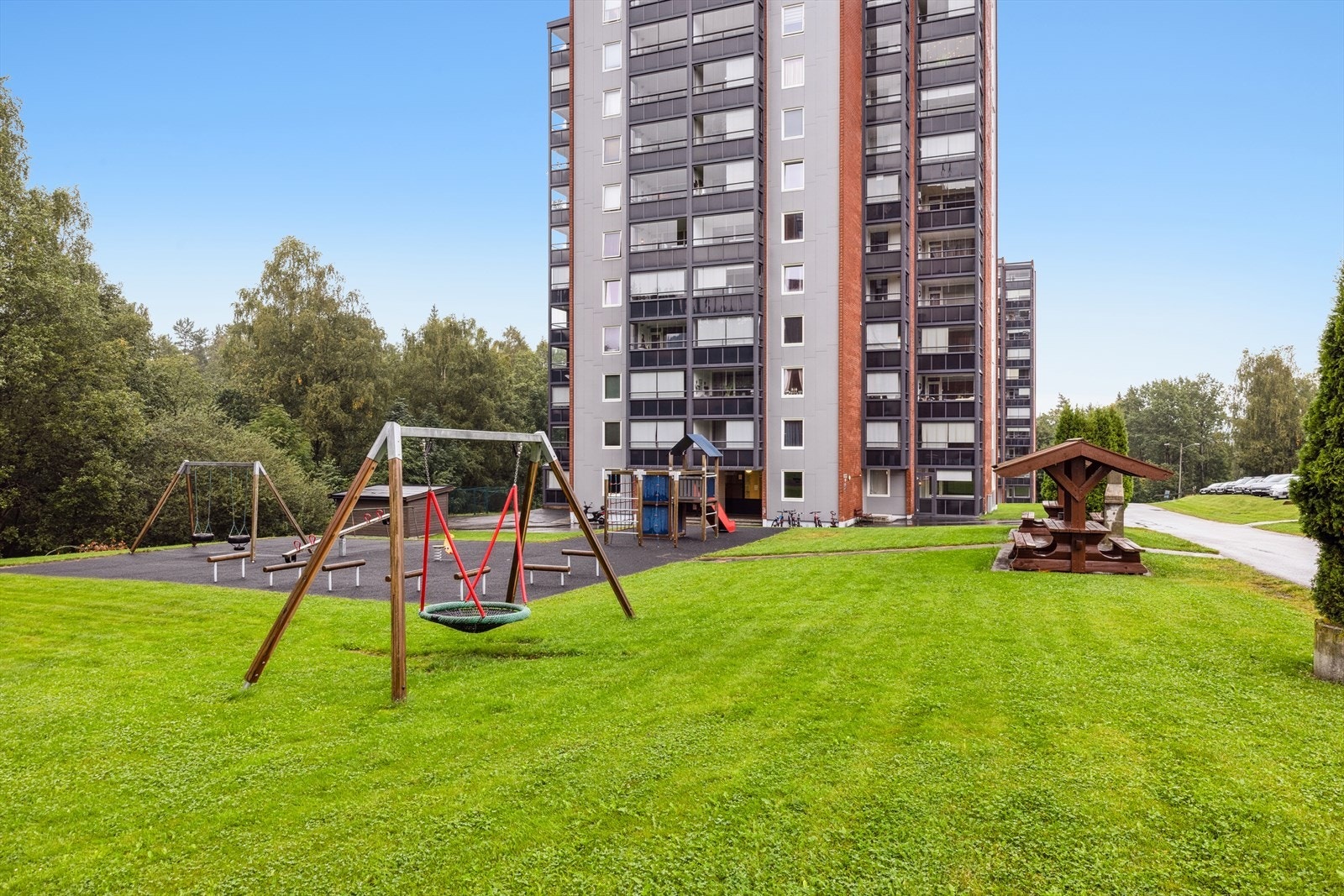 Lekeplass rett ved leiligheten som er perfekt for barn Galleribilde