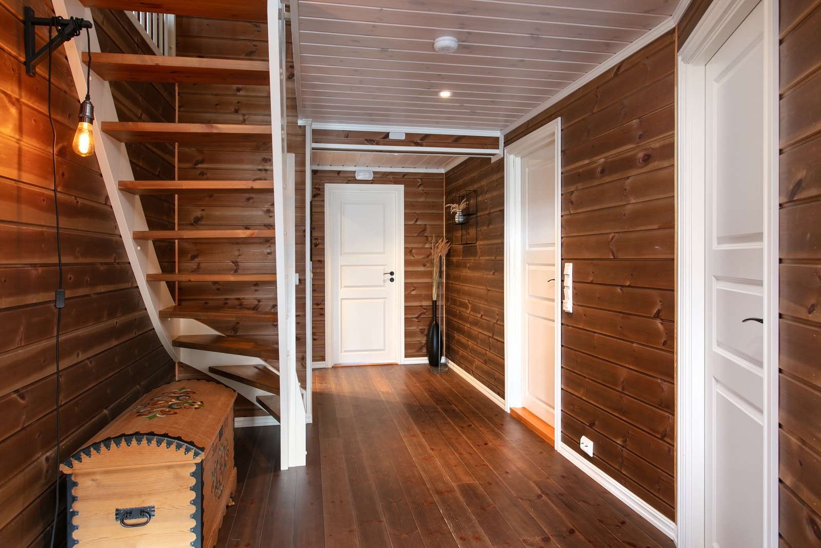 Gang med trapp til 2. etasje Galleribilde