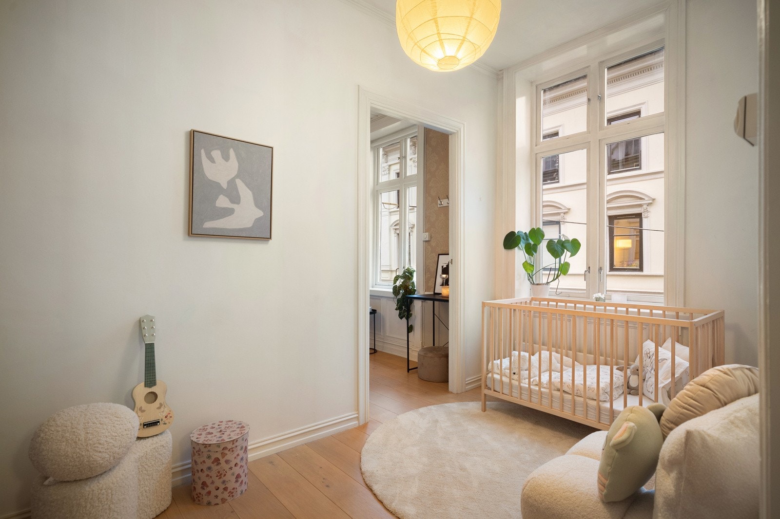 Dette oppholdsrommet har flere bruksområder. Det kan benyttes som barnerom, gjesterom eller soverom 2. Det er god plass for å innrede som en selv ønsker. Galleribilde