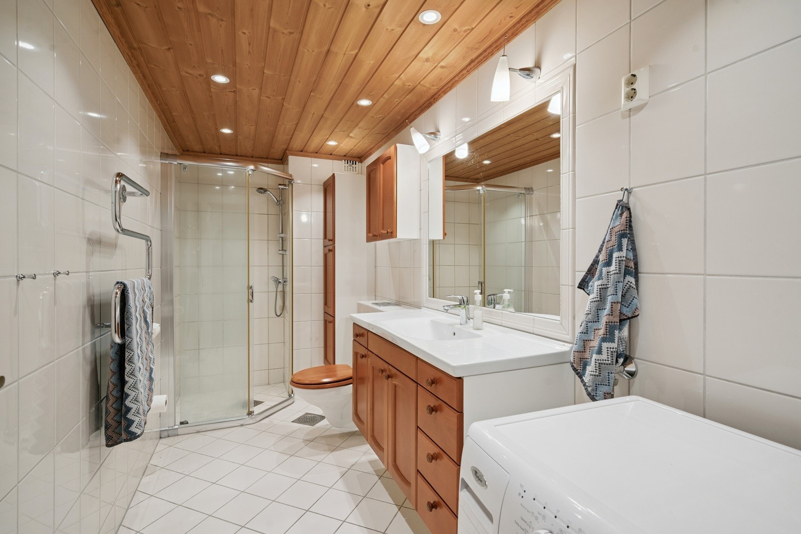 Romslig bad. Galleribilde