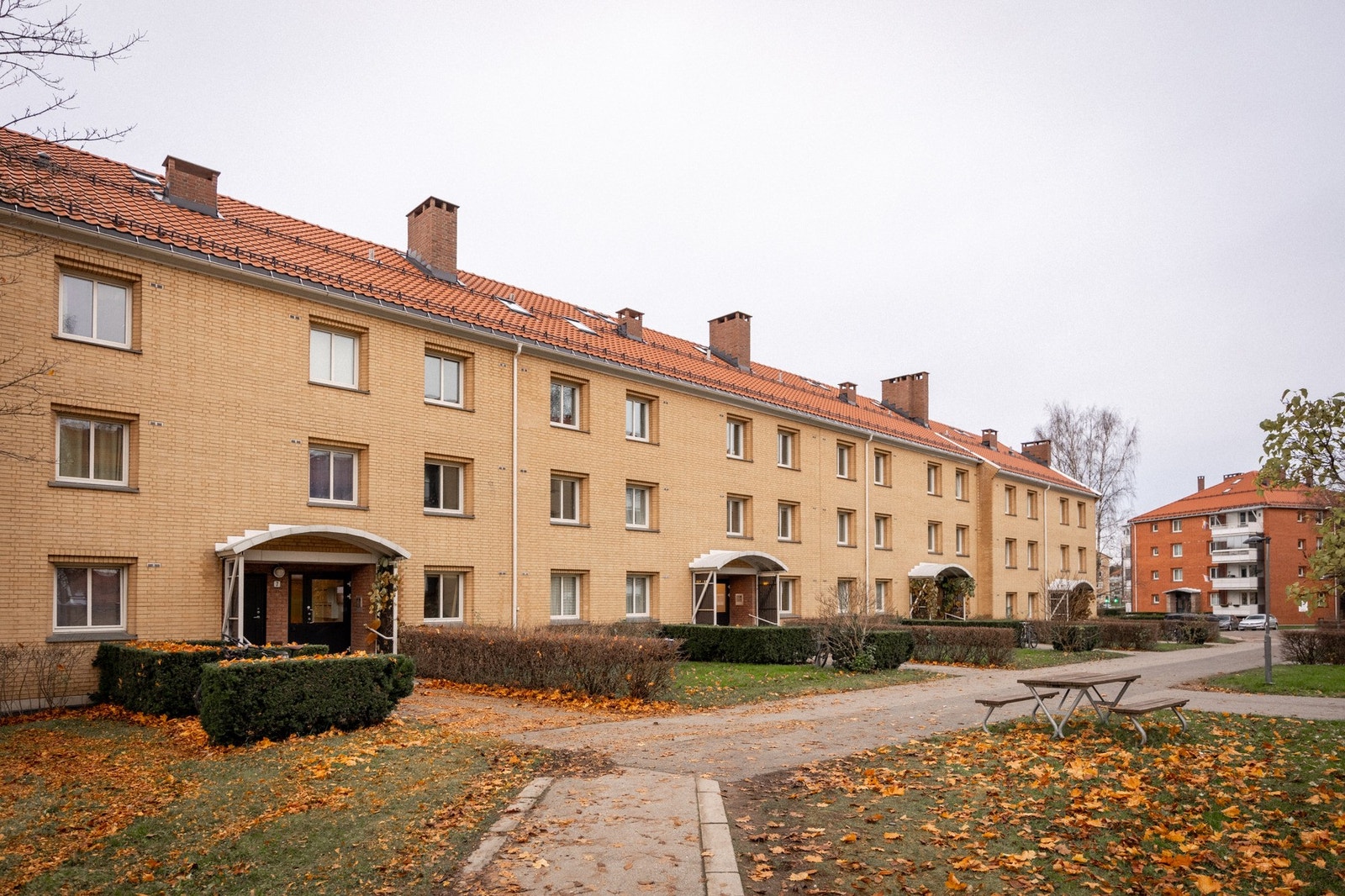 Veldrevet borettslag med flotte grøntområder rett utenfor. Galleribilde