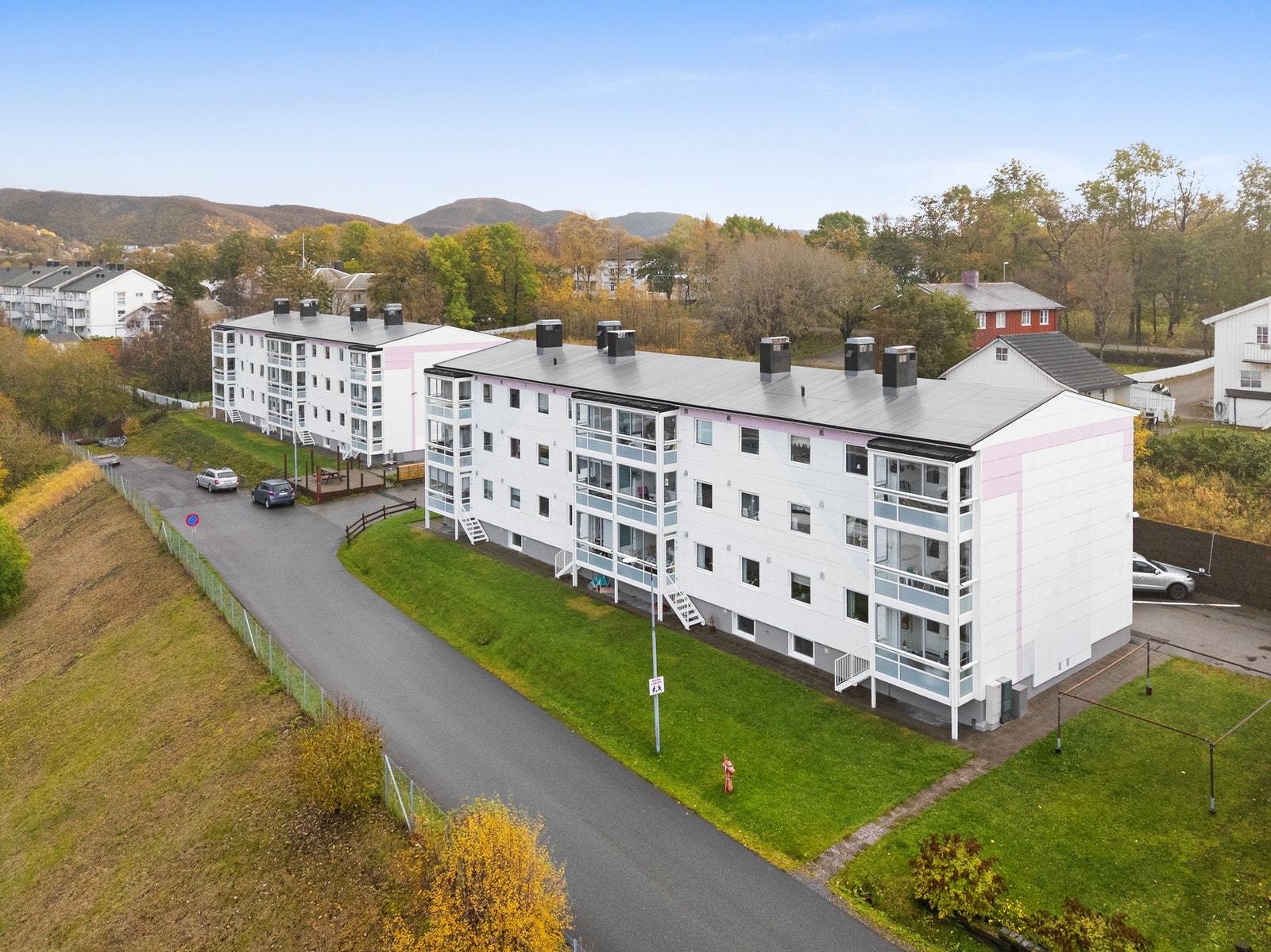 Bygget har en attraktiv beliggenhet nært enden av en blindgate. Galleribilde