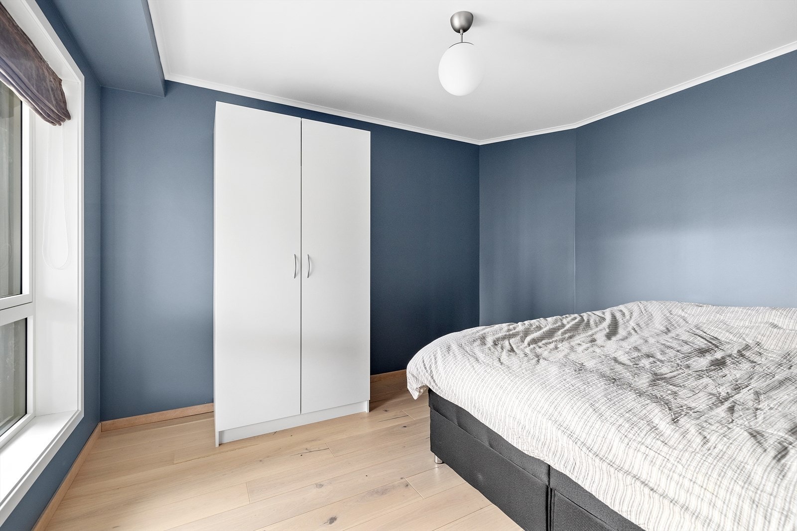 Lun farge på veggene. Galleribilde