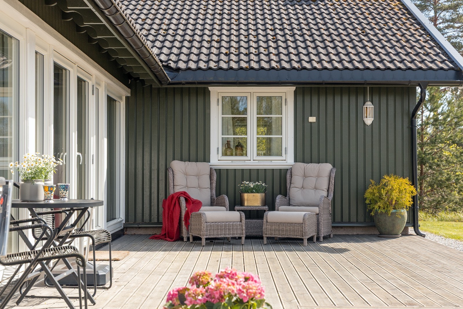 Velkommen til Hallangsåsen 83! En stilfullt oppgradert, pen hytte med alt på ett plan. Foto: Svein Michaelsen Galleribilde