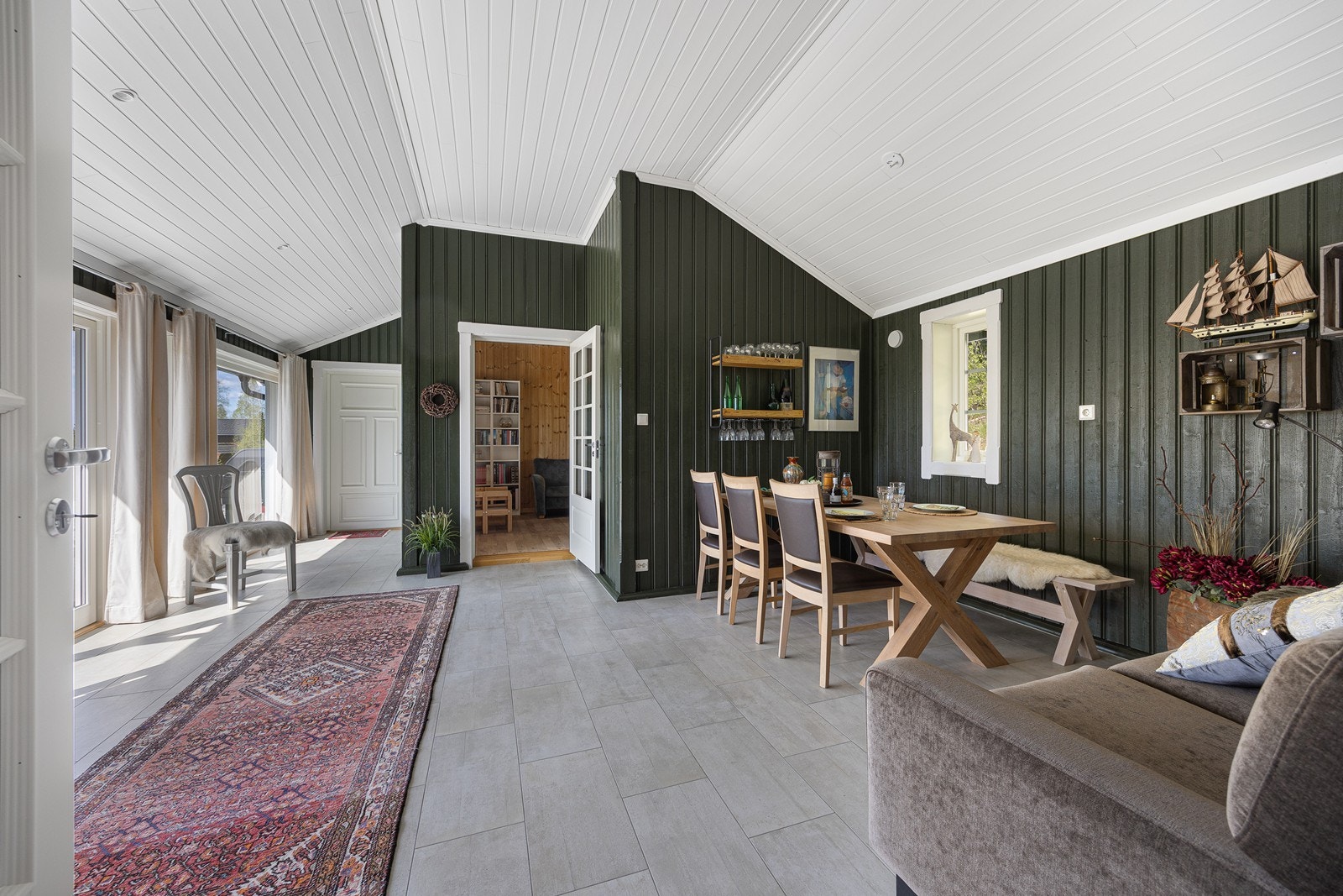 Allrommet har plass til møblering. Galleribilde