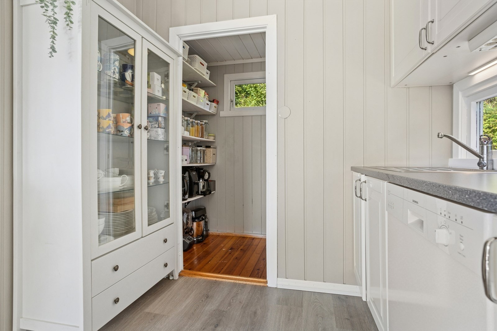 Bod/teknisk rom med utvendig adkomst (2,1 kvm). Galleribilde