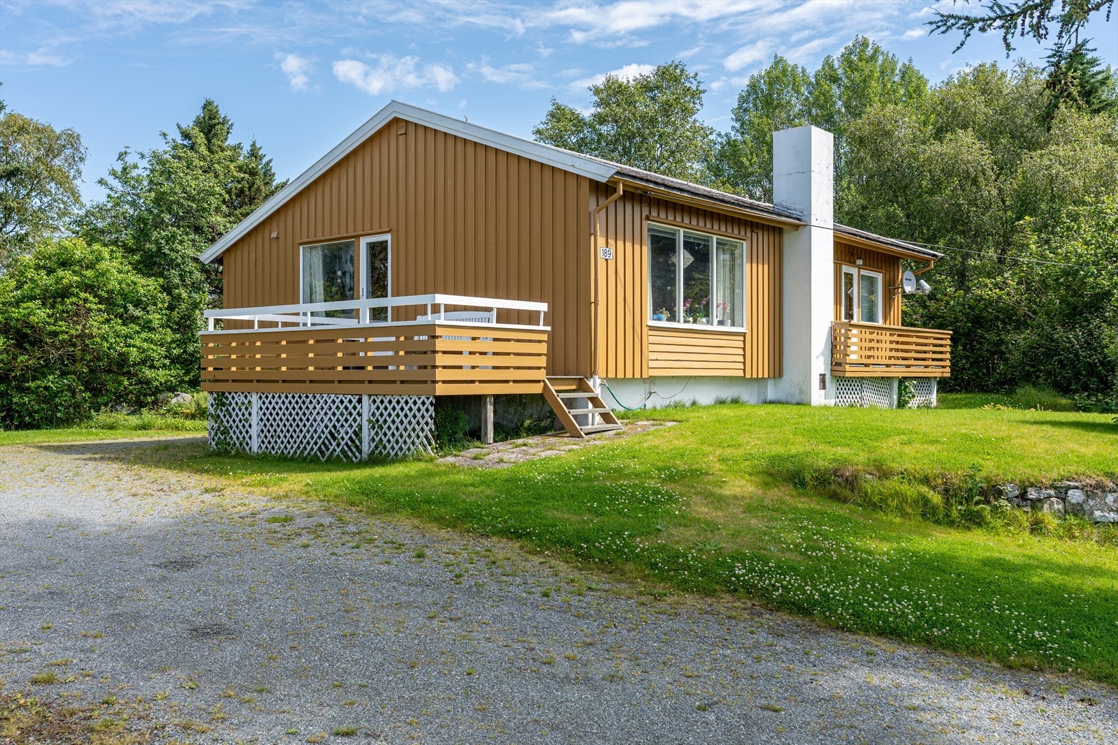 Gruset gårdsrom Galleribilde