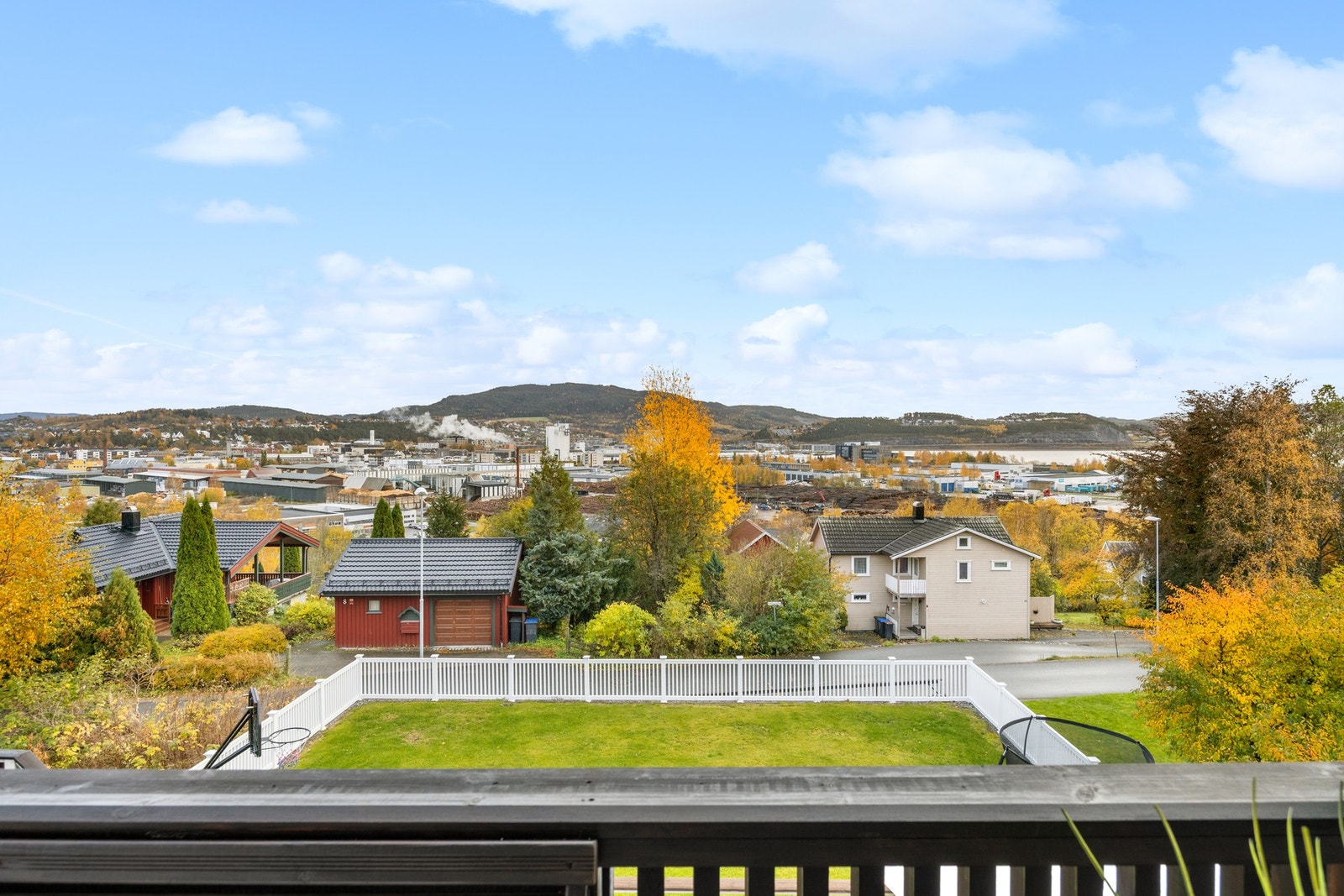 Vakker utsikt mot sentrum og mot sjøen! Galleribilde