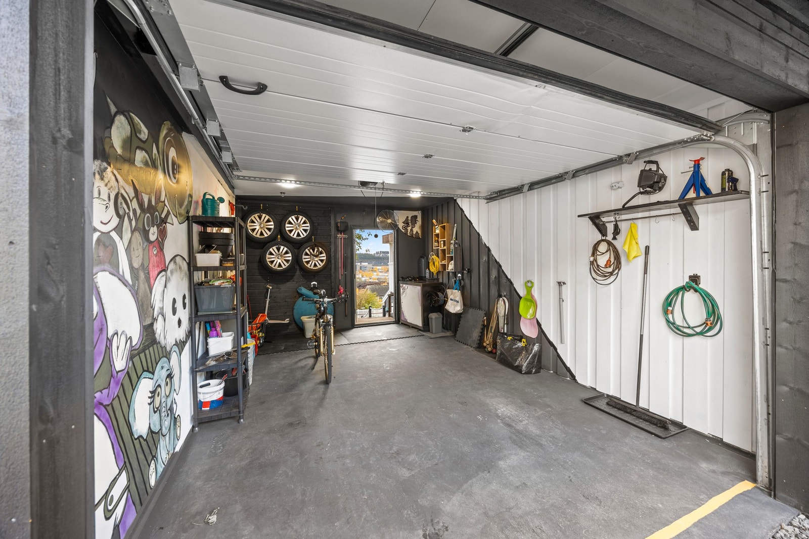 Innvendig garasje Galleribilde