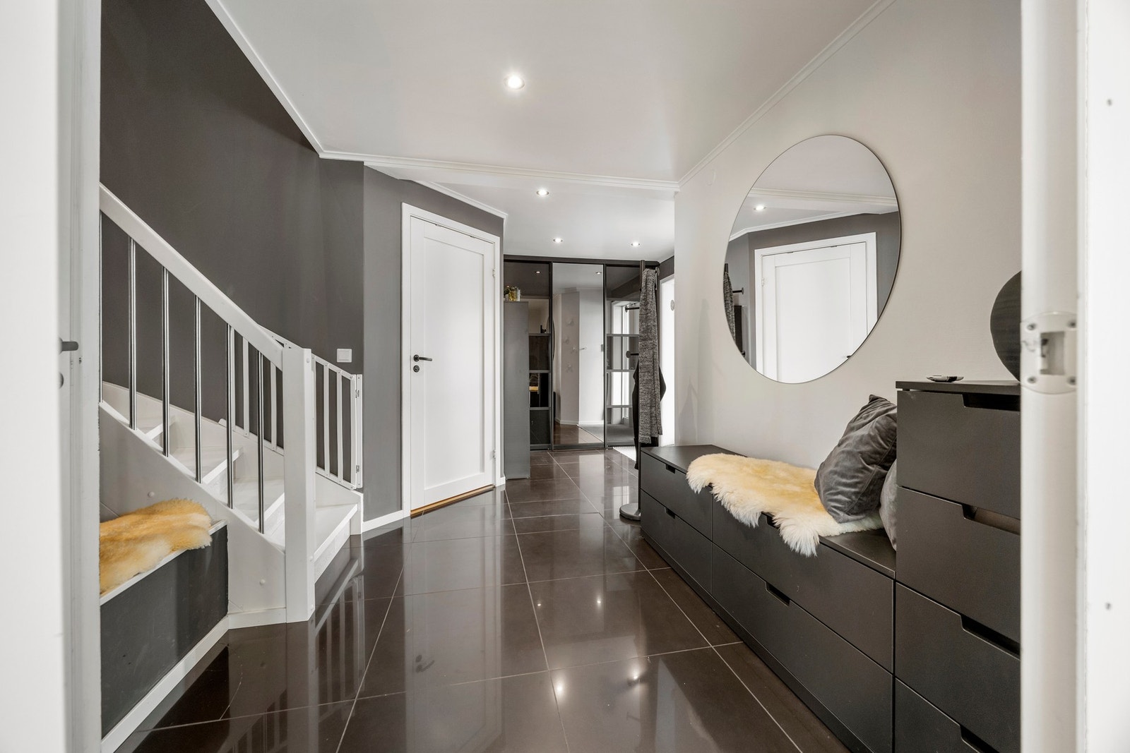 Entré/hall - ca 12 kvm. Galleribilde