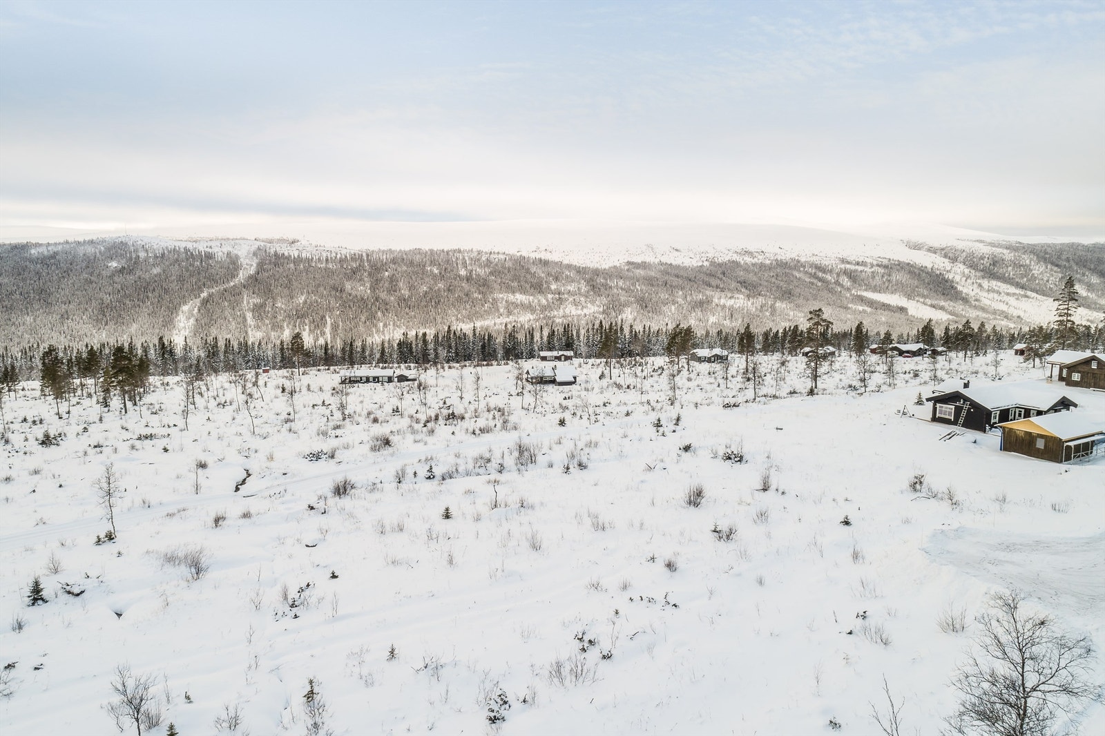 Flott utsikt til Tverrfjellet i vest Galleribilde