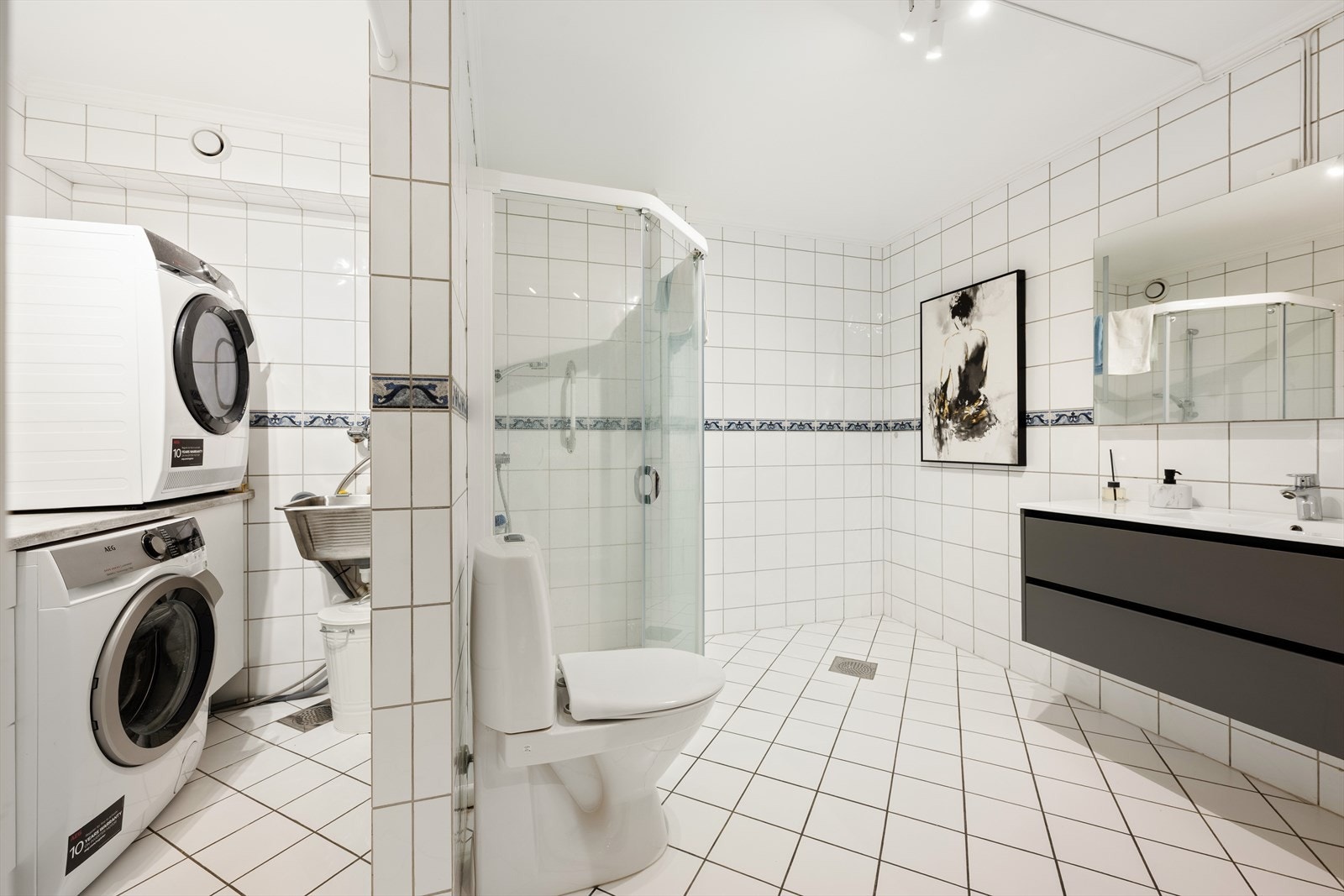 Badet er stort og har egen vaskeromsavdeling Galleribilde