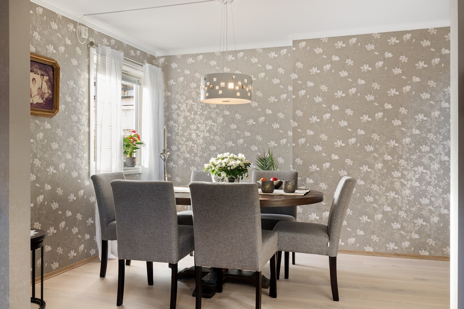 Spisestue med god plass Galleribilde