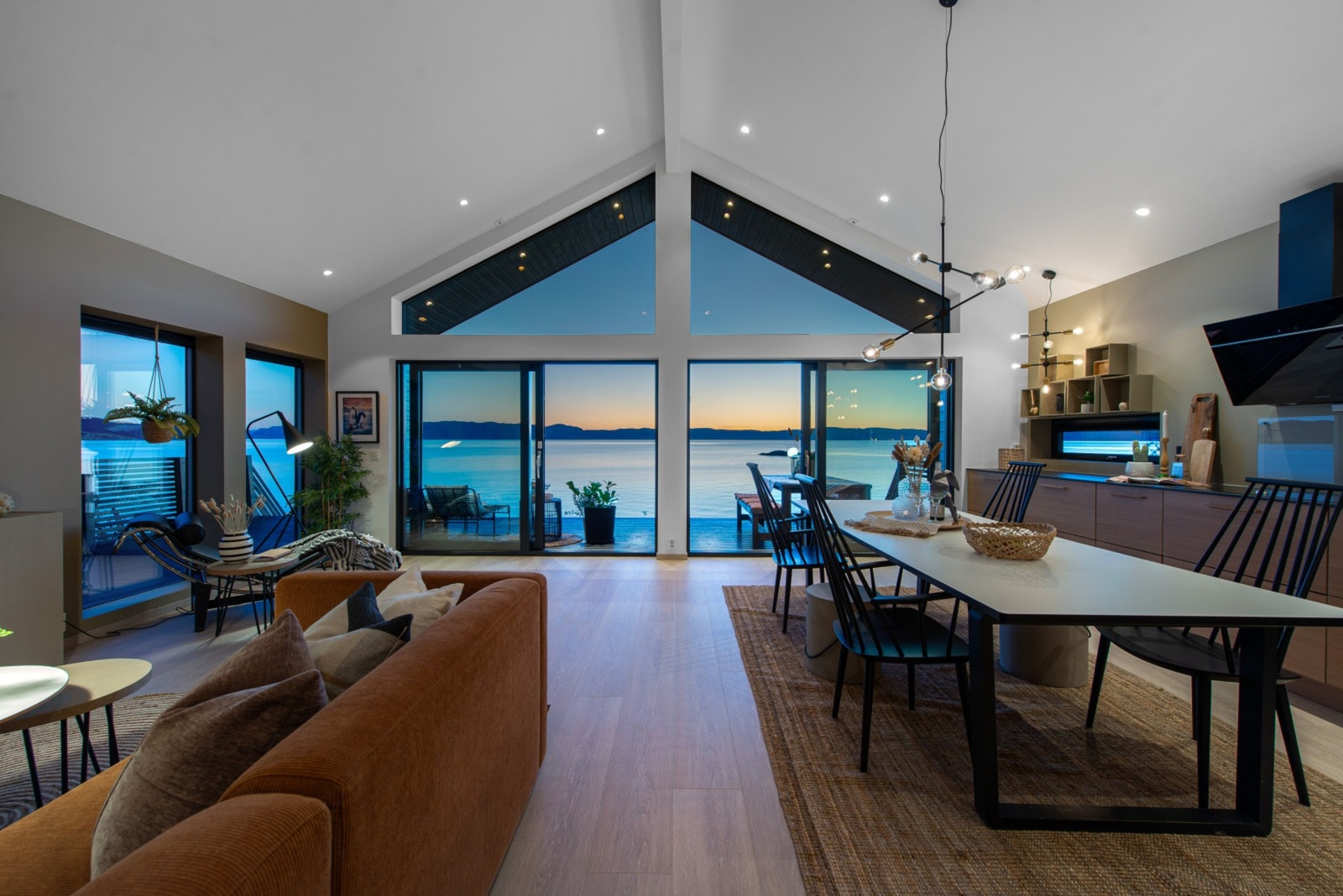 Vær tett innpå Trondheimsfjorden og nyt den uten helt for deg selv med denne utsikten Galleribilde