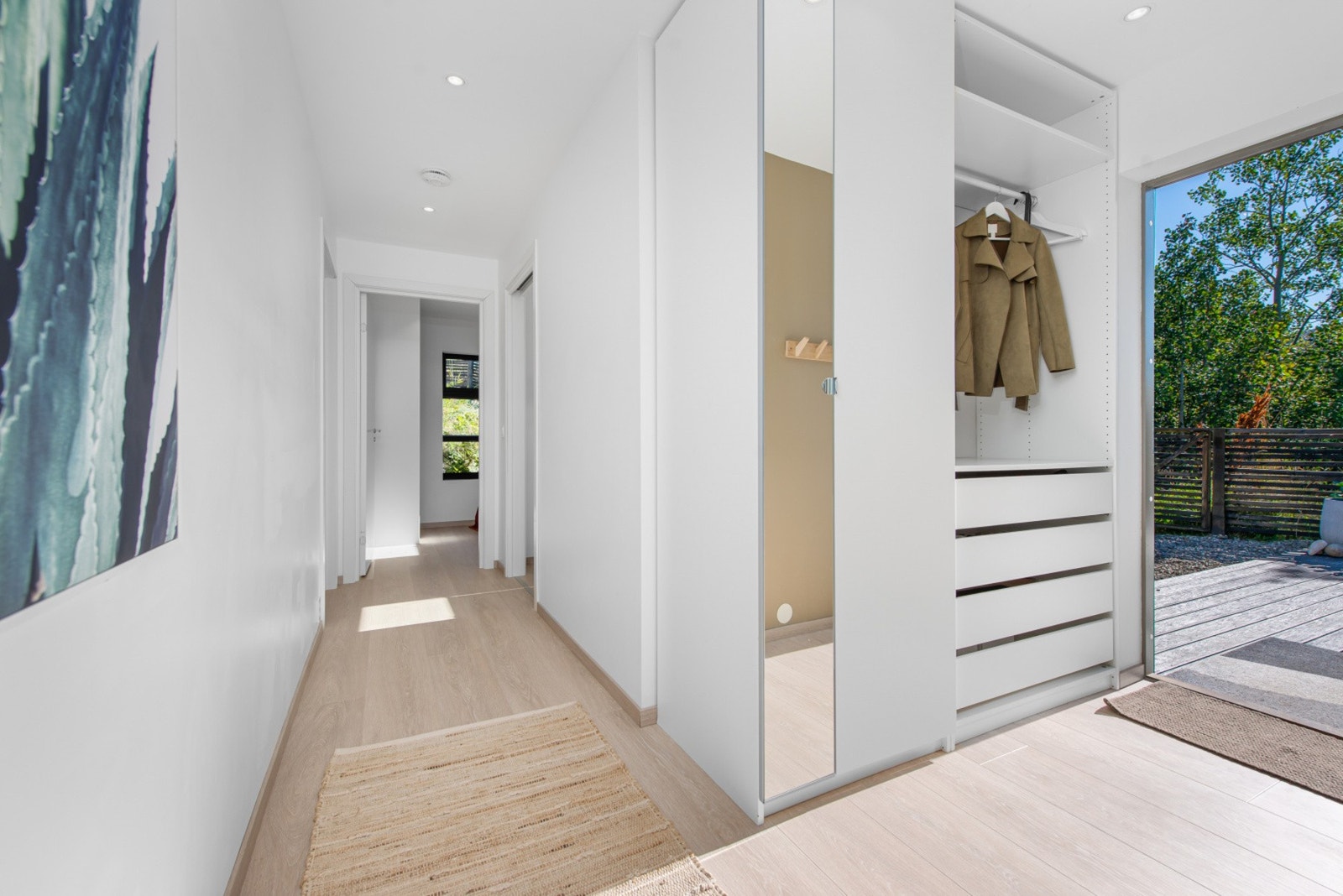 I gangen er det også tilgang til hyttas tekniske rom med opplegg til vaskemaskin. Galleribilde