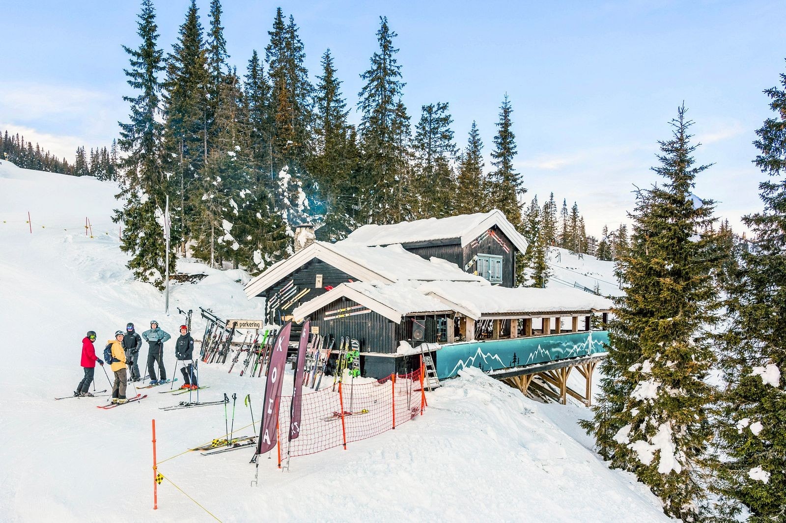 Ta turen inn "Koia" for en kakao eller noe annet godt å drikke i løpet av skituren - alltid like hyggelig! Galleribilde