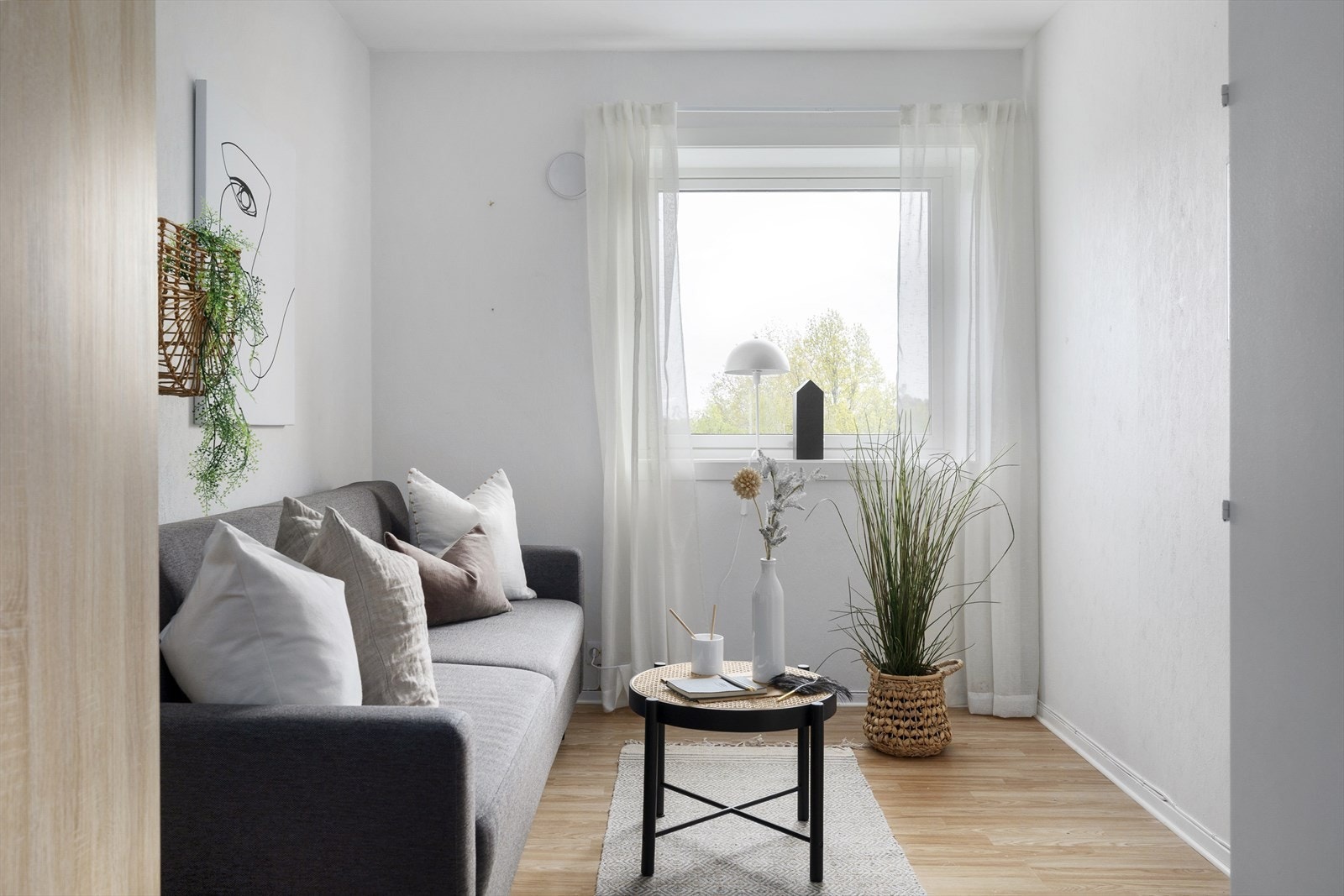 Soverom nr 2 er også av god størrelse, rommet blir i dag brukt som ekstra stue. Galleribilde