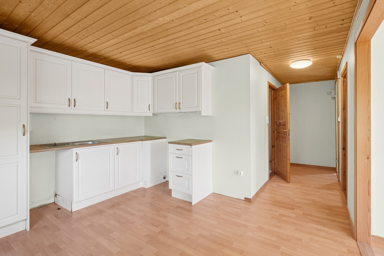 Innredet rom i andre etasje i dobbel garasjen, se punkt ferdigattest for mer informasjon. Galleribilde