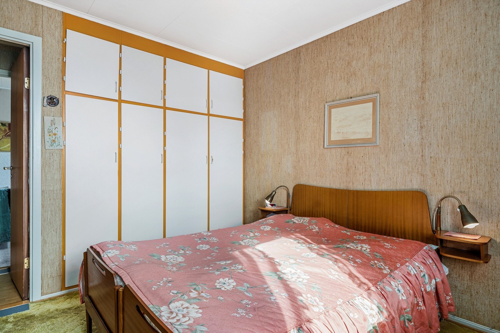 Plassbygget garderobeskap. Galleribilde