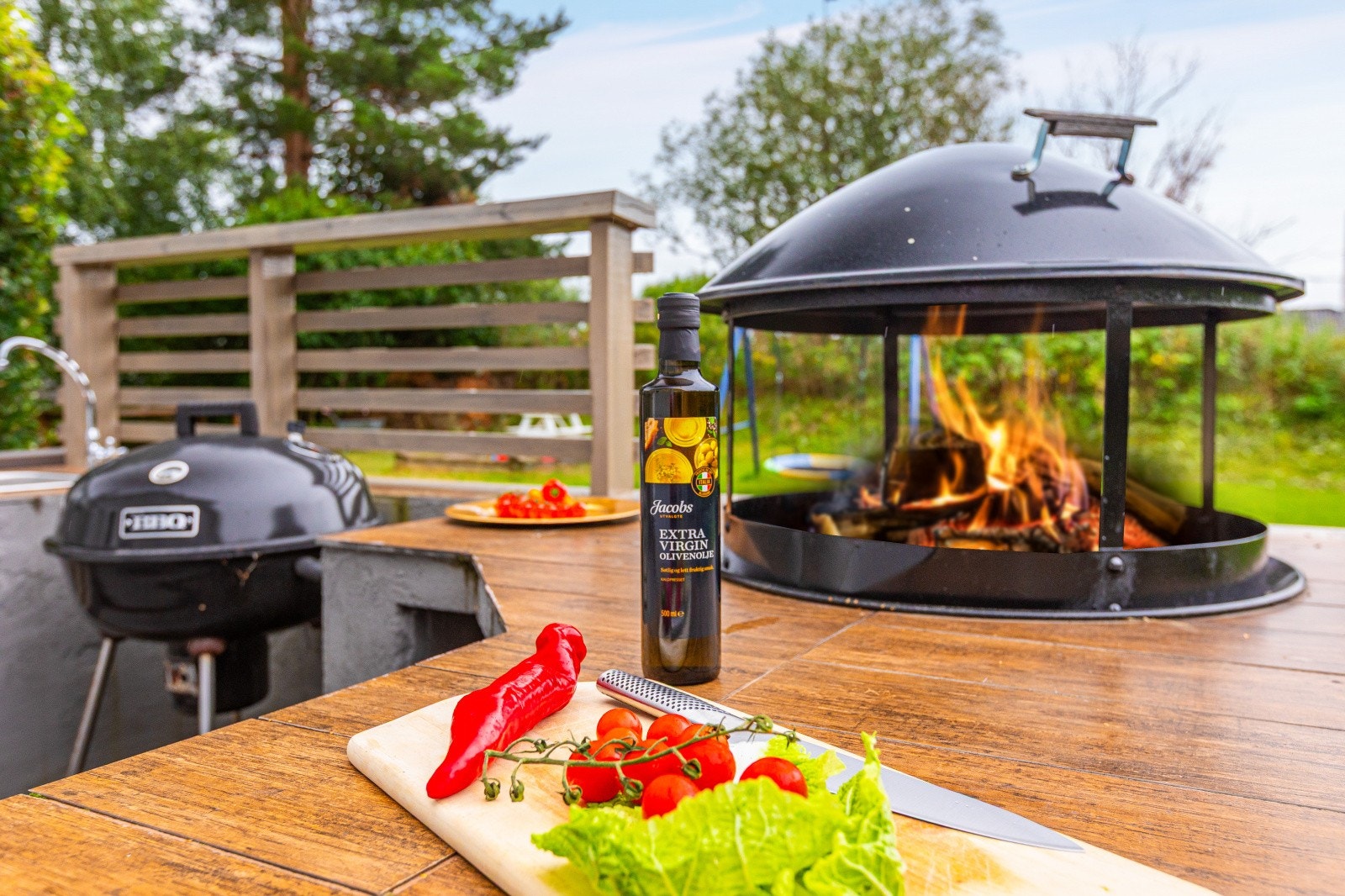 Utekjøkken medfølger - her trengs det kun en grill så er det bare å kose seg! Galleribilde