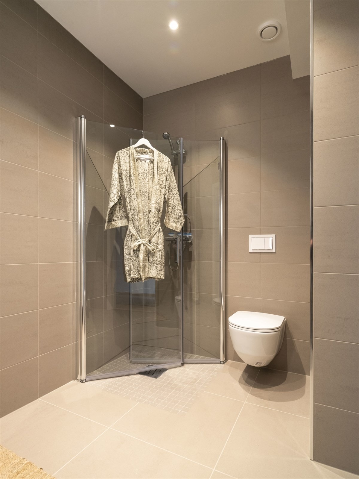 Flislagt bad 2. etg. Galleribilde