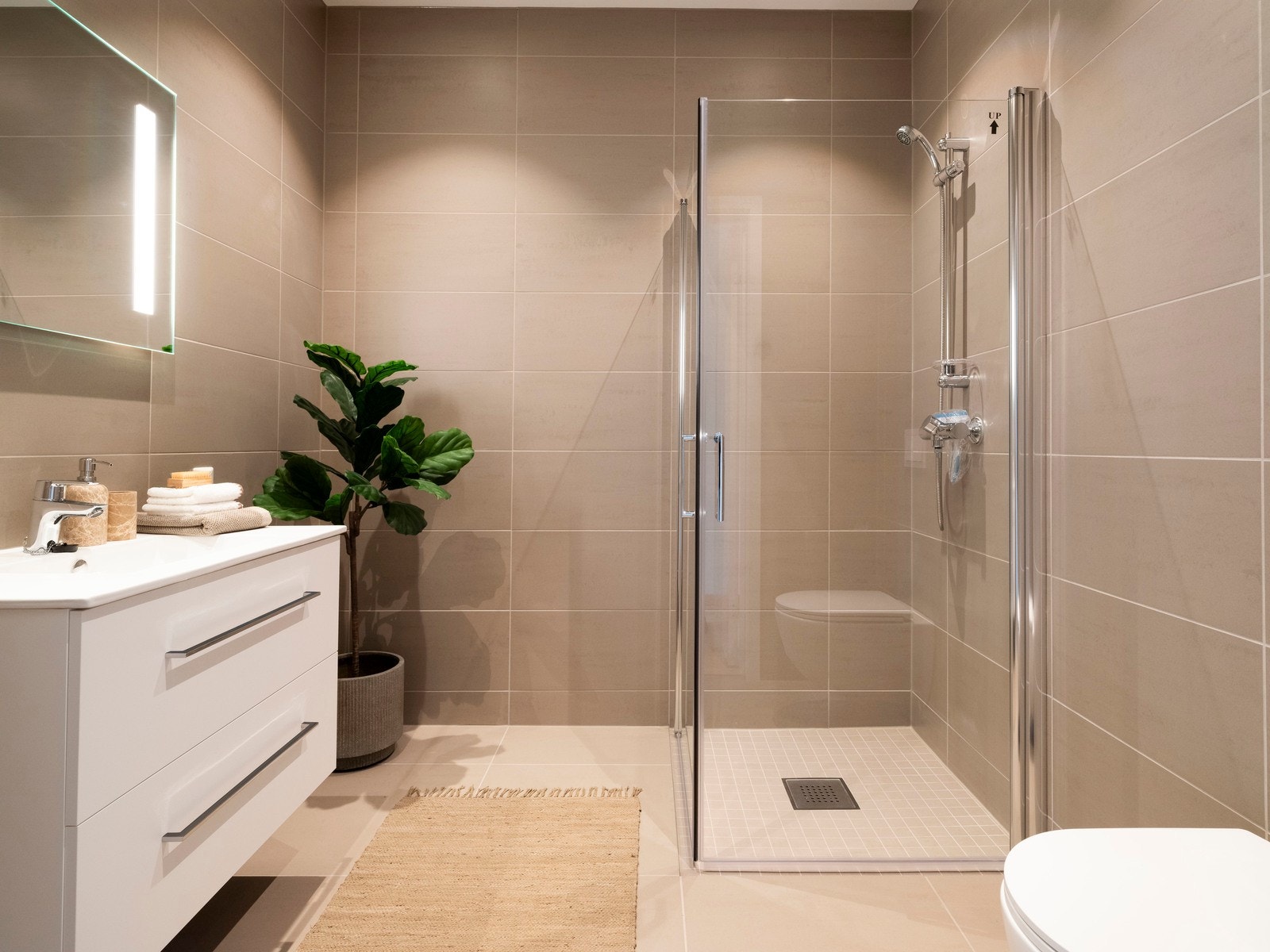 Flislagt bad 2. etg. Galleribilde