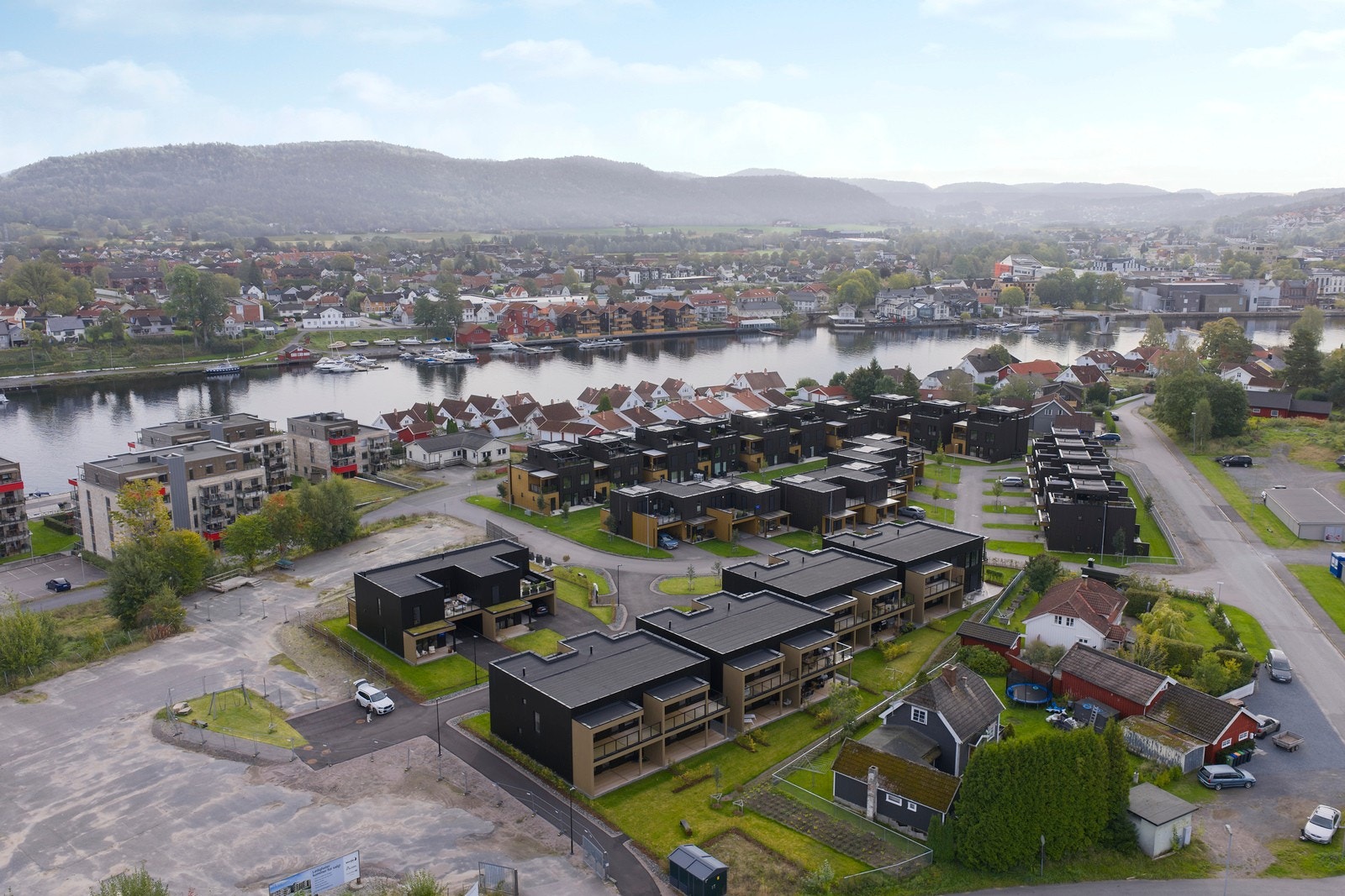 Dronefoto over området Galleribilde