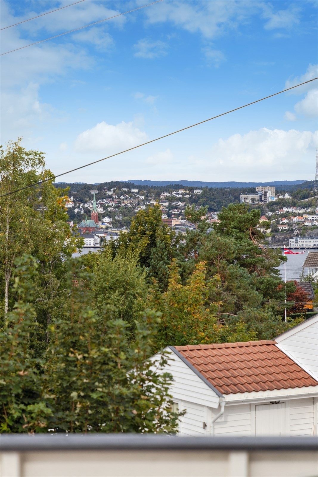 Utsikt mot Arendal sentrum. Galleribilde