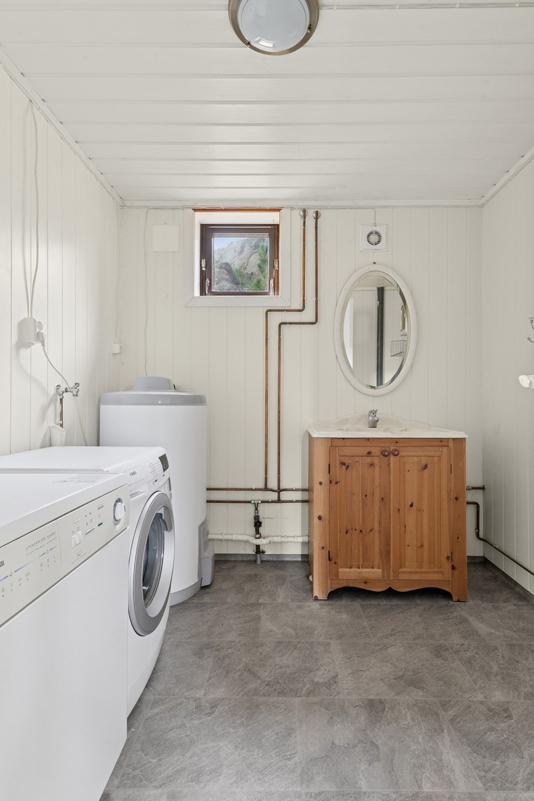 Vaskerom underetasje. Galleribilde