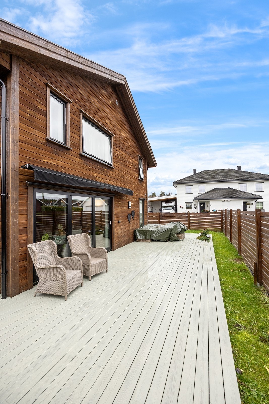 Beliggenheten er ideell for familier, i trygge og rolige omgivelser med flotte turområder. Galleribilde