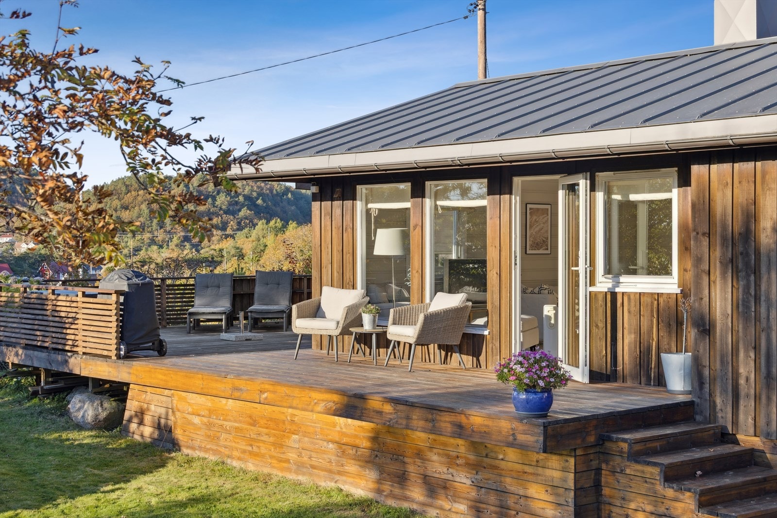 Eiendommen har en flott, usjenert og solrik beliggenhet på Borøya Galleribilde