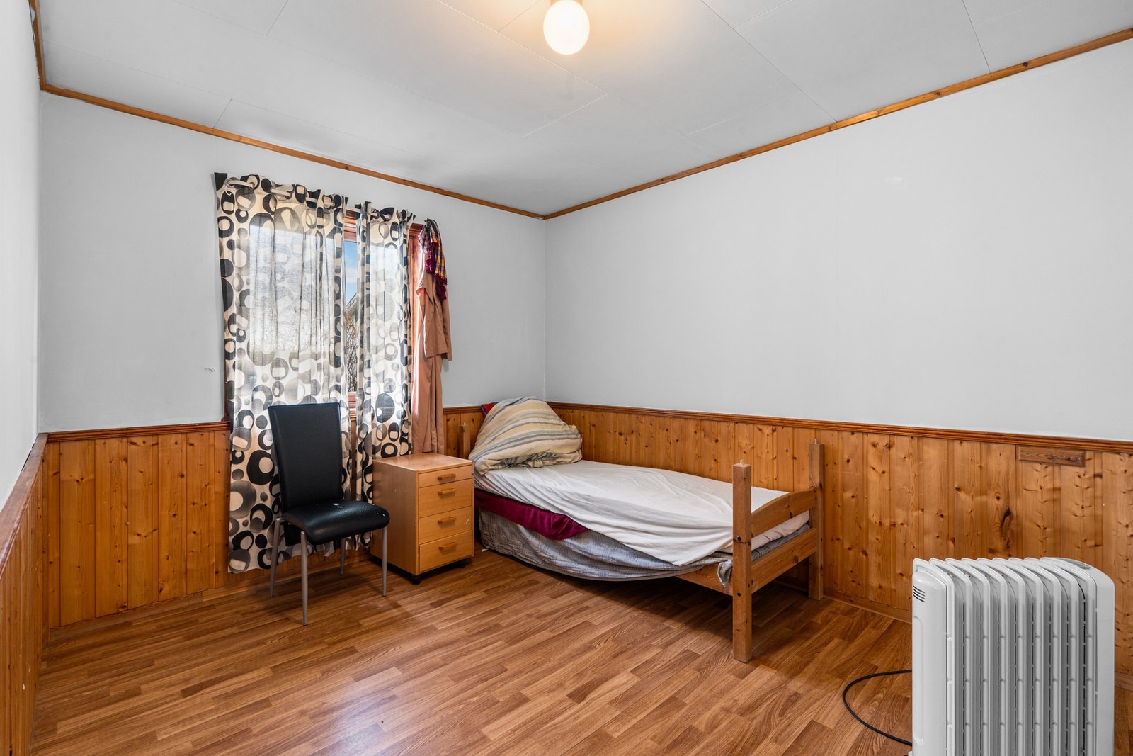 I hovedetasjen er det også 1 soverom av god størrelse. Galleribilde