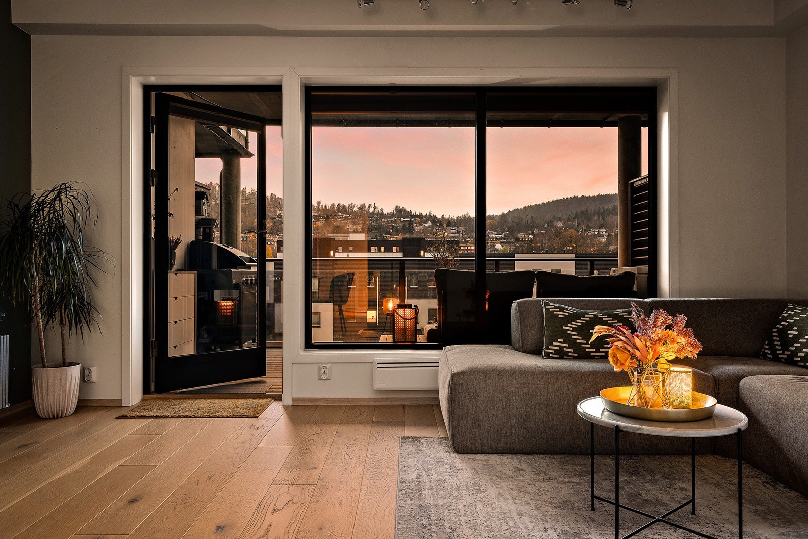 Velkommen til Møllerløkka 7- Presentert av Andreas Bock v/EIE eiendomsmegling
Foto: Diakrit (Nanna Wolden) Galleribilde