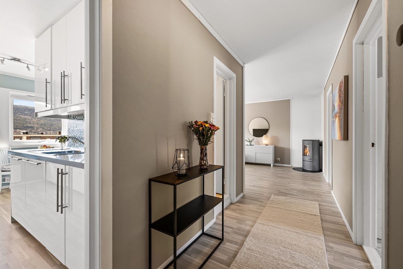 Leiligheten har en gjennomgående god standard og er godt vedlikeholdt. Galleribilde