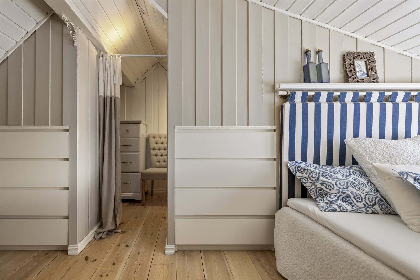 Soverommet har praktisk garderobeløsning. Galleribilde