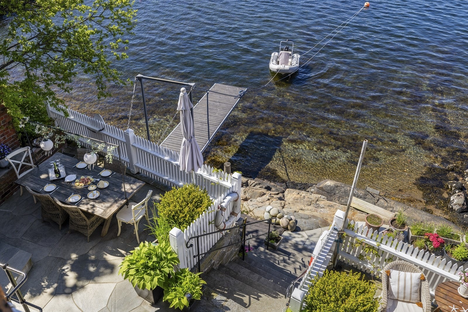 Enkel tilgang til både morgen- og kveldsbad i herlige omgivelser. Galleribilde