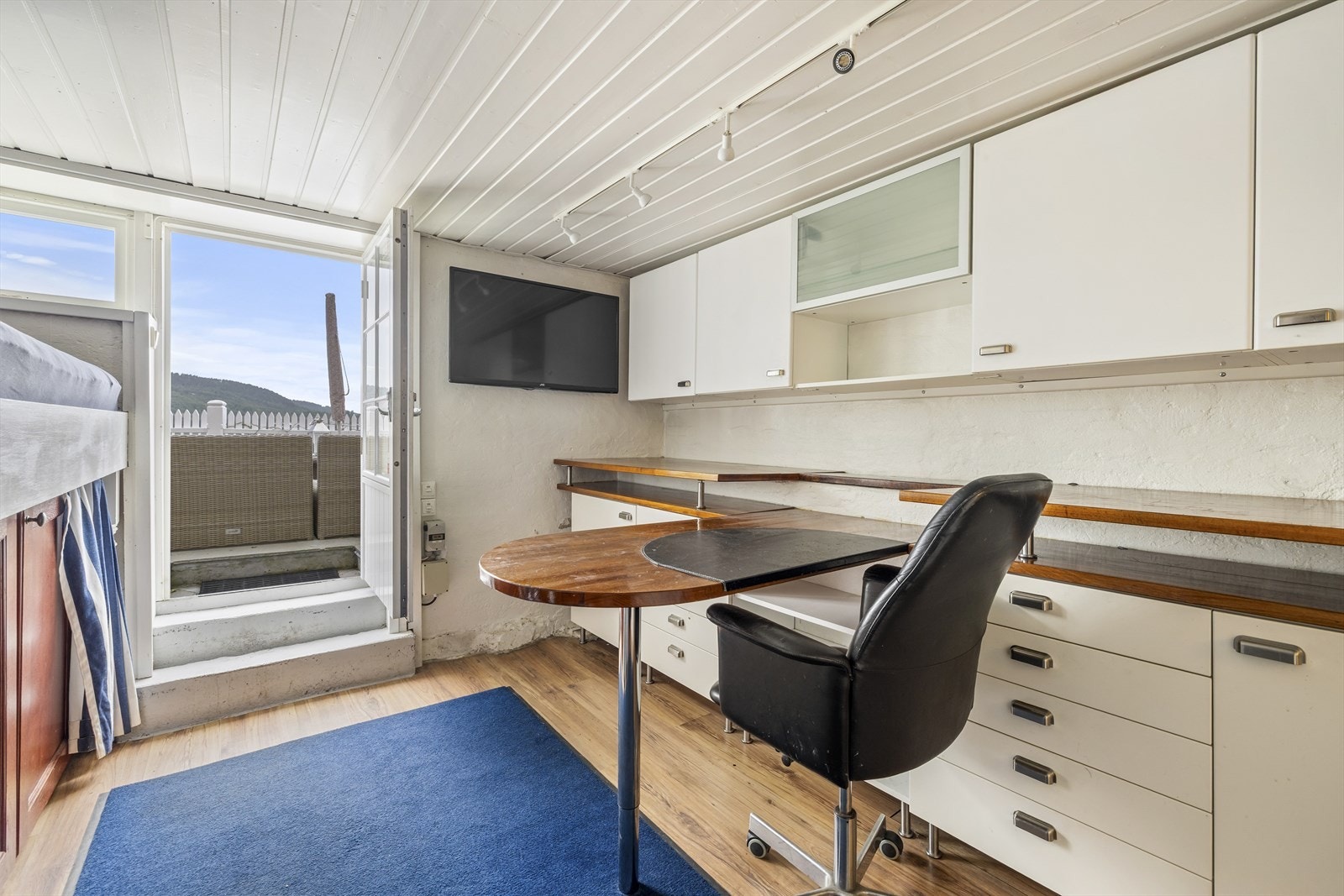 Underetasjen er innredet som kontor. Galleribilde