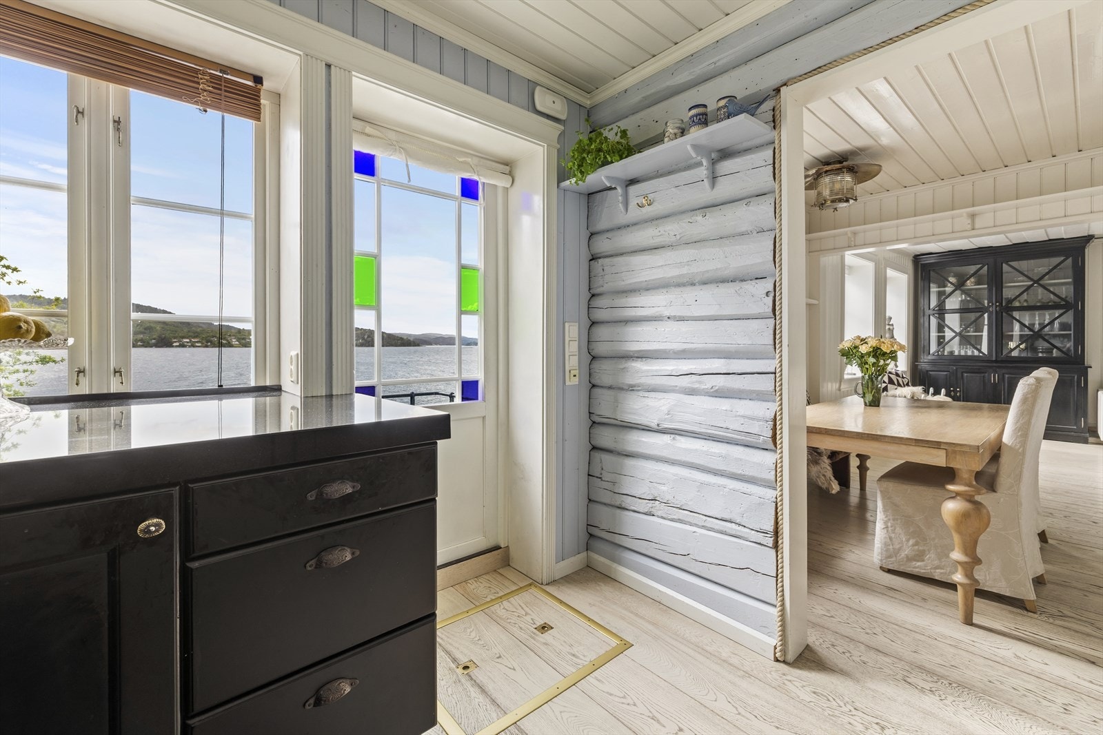 Sjarmerende bolig med en god blanding av historisk sjarm og moderne komfort. Galleribilde