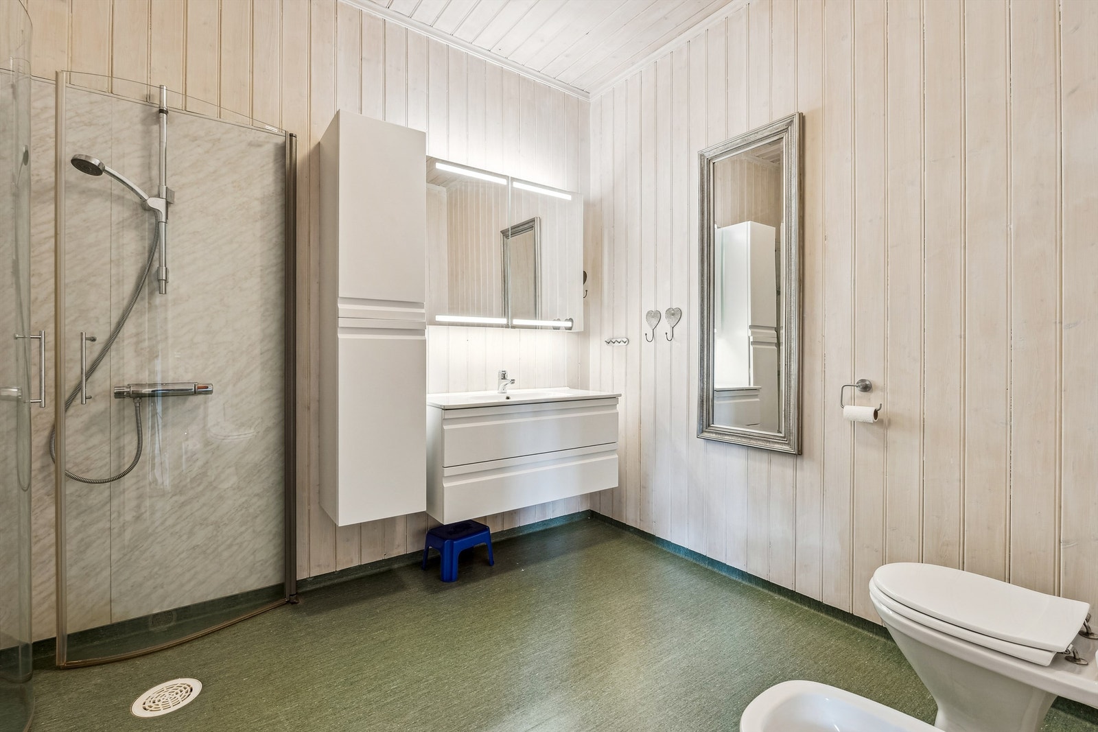 Hoveddel - bad 1. etasje Galleribilde