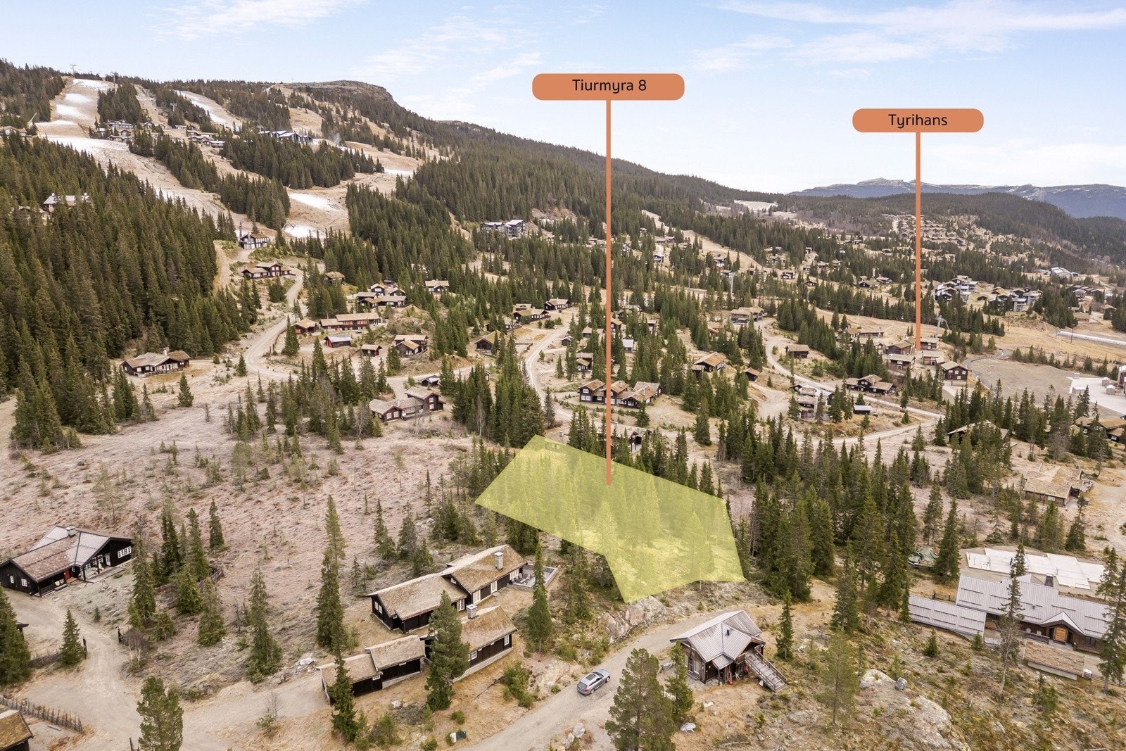 Tiurmyra 8 har en perfekt beliggenhet! Tilbringerløypen i tomtegrensen og en liten tusletur til Tyrihans! Galleribilde