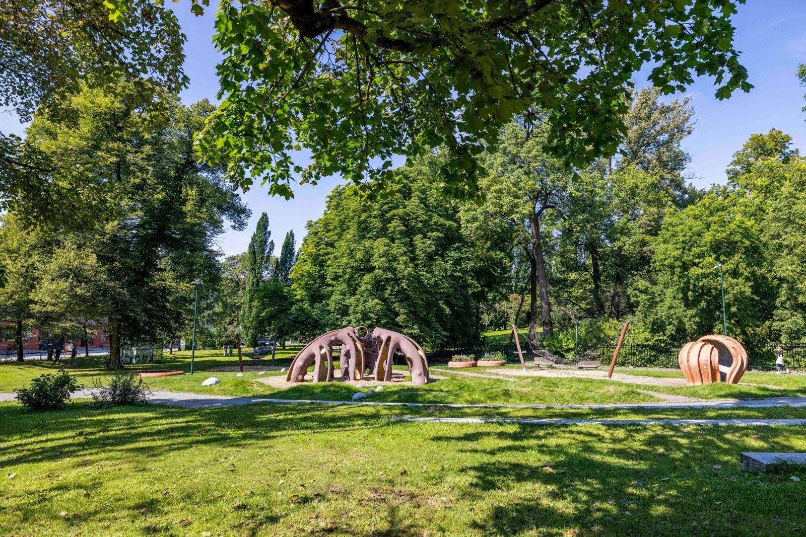 Ønsker man ytterligere servicetilbud ligger Oslo sentrum innen rekkevidde med alt det innebærer av hovedstadens fasiliteter og servicetilbud. Galleribilde