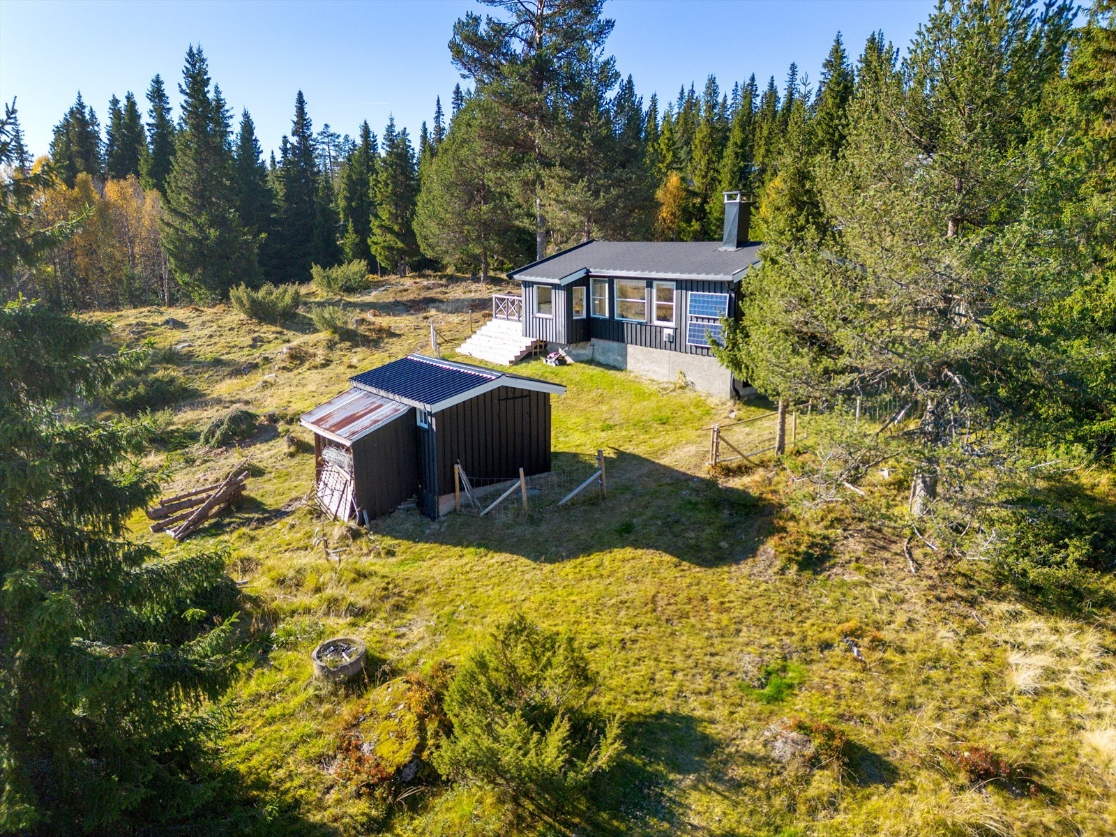 "Skogly" er stedet for deg som søker ekte fjellfølelse og solrike dager - et fristed der hver årstid har sin sjarm. Galleribilde