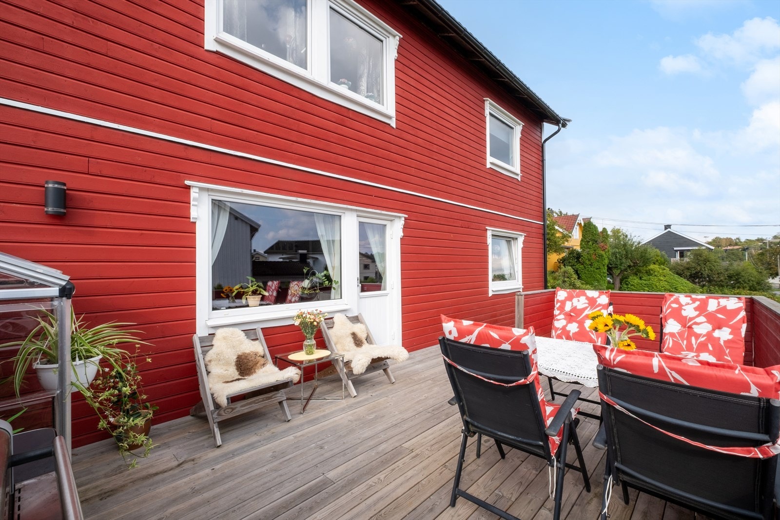 Fra stuen har du tilgang til en terrasse på 29 kvm Galleribilde