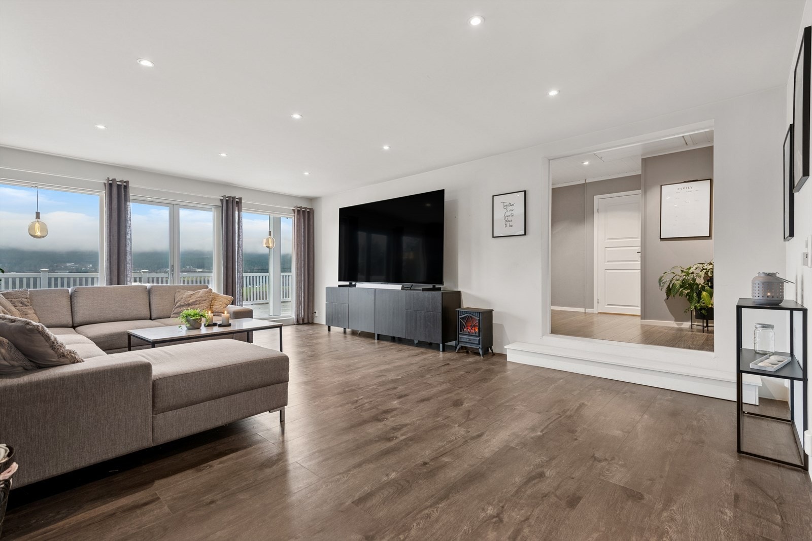 Boligen er opprinnelig fra 1952 og er tilbygget i 1991 samt 2017. Galleribilde