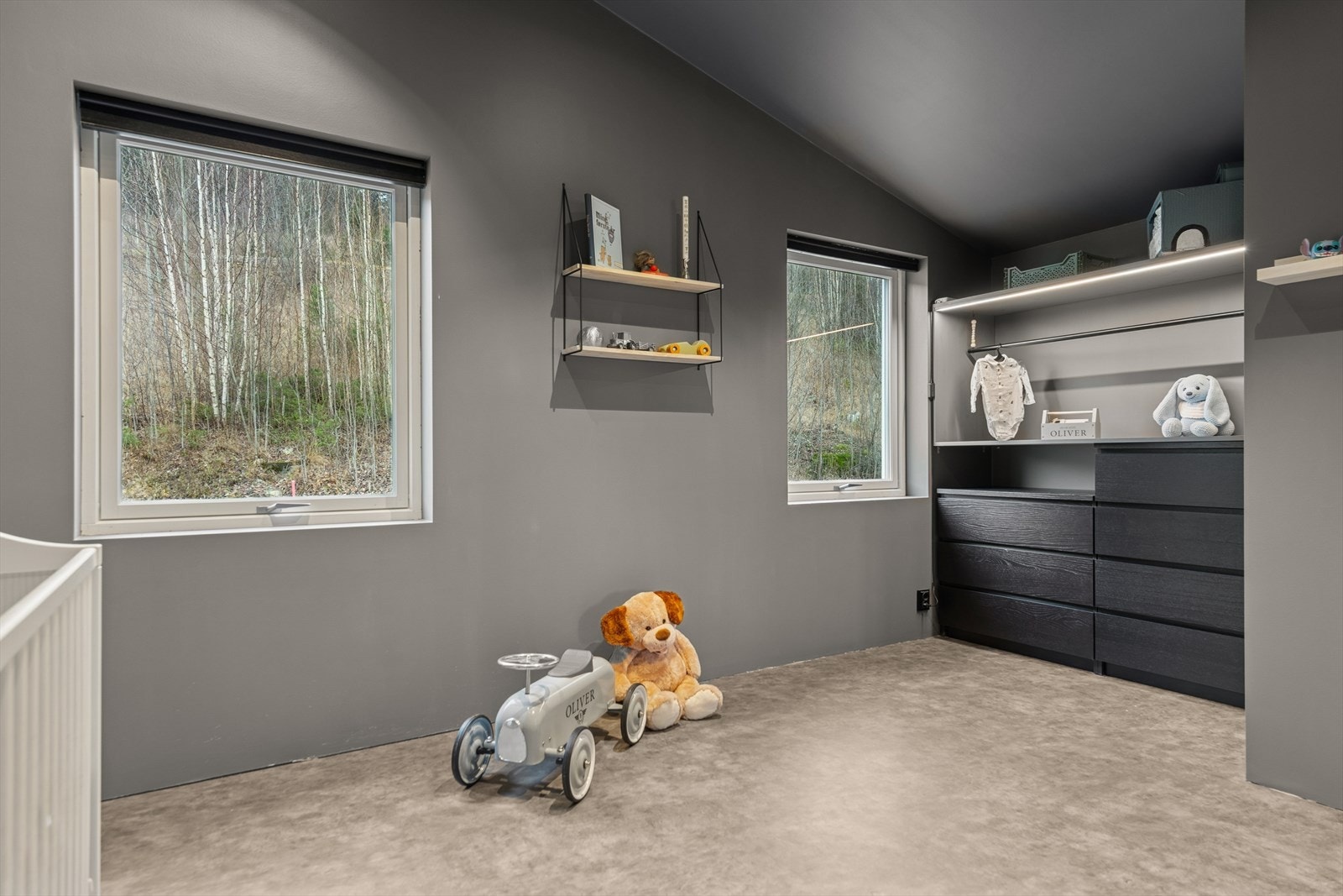 Soverommene i andre etasje nyter godt av den gode takhøyden. Galleribilde