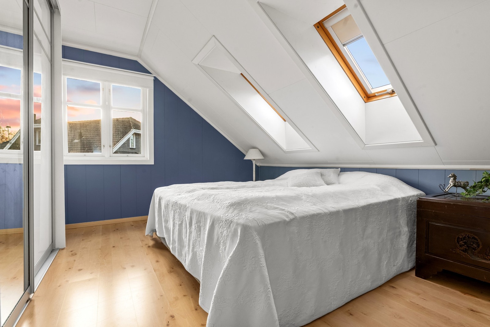 Flere soverom gir mange bruksmuligheter og kan innredes etter egne behov. Galleribilde