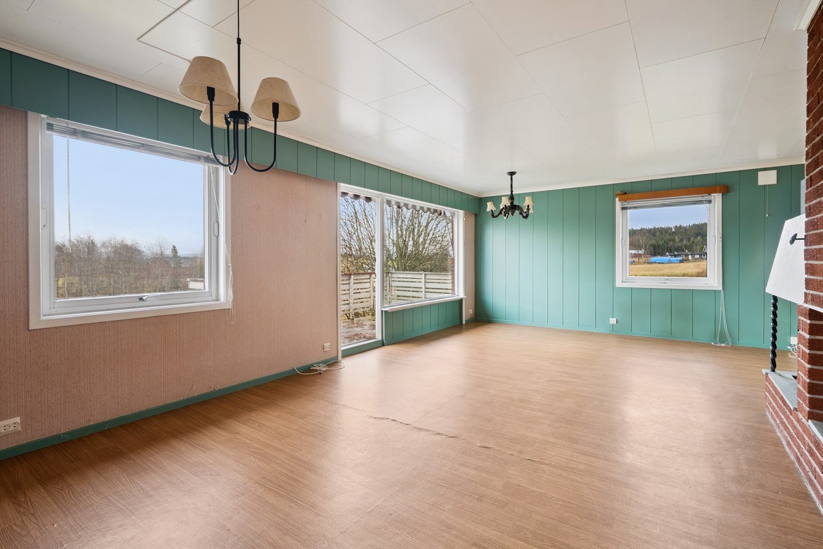 Romslig stue med gode innredningsmuligheter. Galleribilde