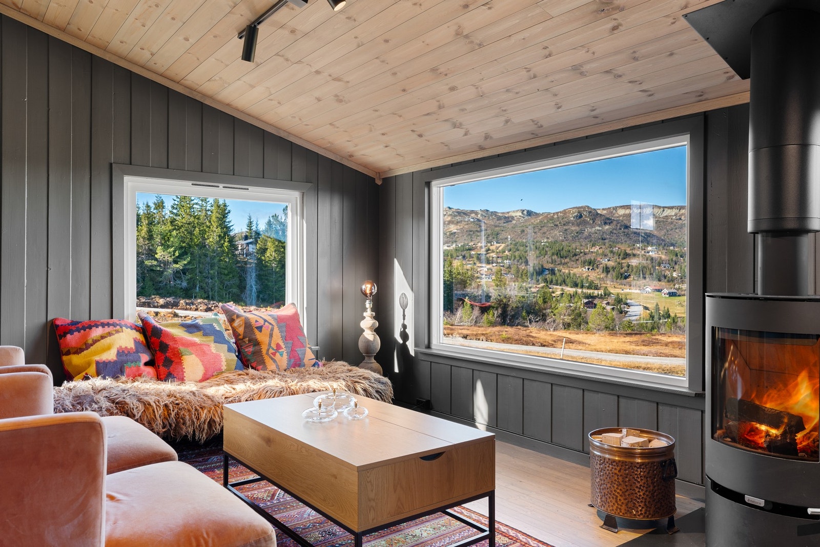 Nyoppusset hytte med nydelig beliggenhet på Høgefjell, Lifjell Galleribilde